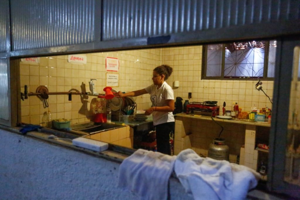 Mulheres ocupam casa no Guará para acolher vítimas de violência doméstica