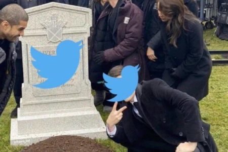 Símbolo do Twitter sobre túmulo e rosto de pessoa
