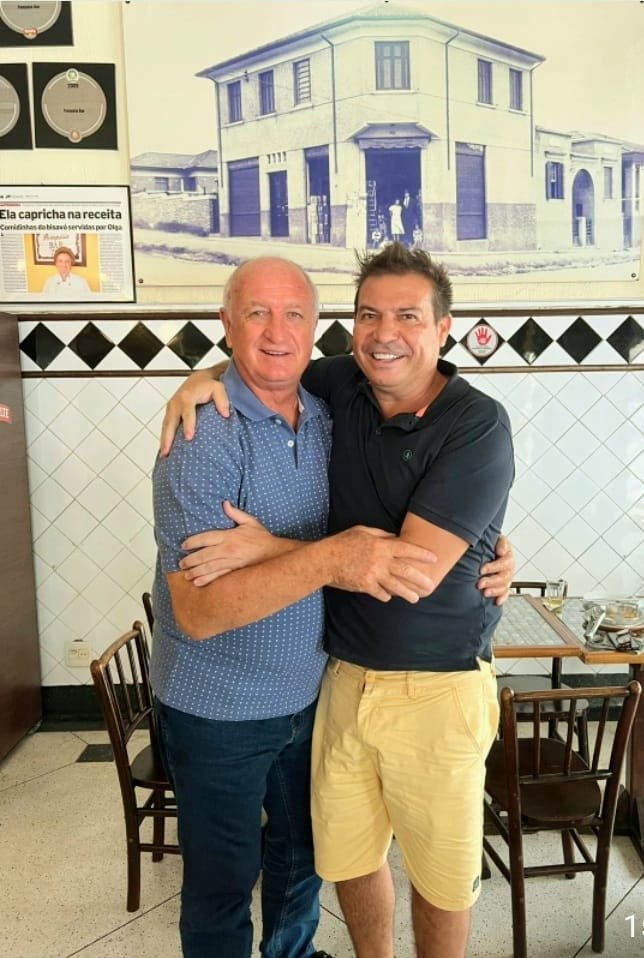 Luiz Felipe Scolari e Luizão no Bar Pompeia em SP