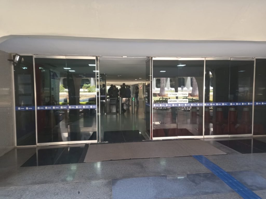 militar da fab atira em colega no ministerio da defesa