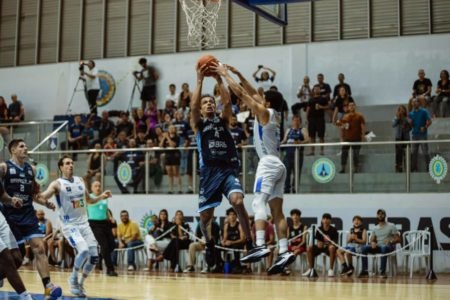 Arthur Belchor durante partida do NBB - Metrópoles