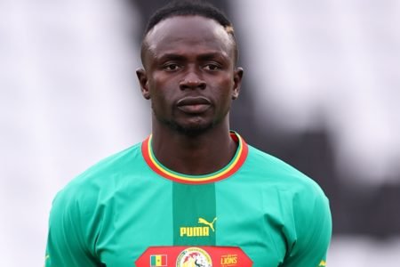 Sadio Mané foi cortado da seleção senegalesa após uma lesão no joelho - Metrópoles