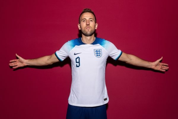 Harry Kane em foto oficial para a Copa do Mundo do Catar - Metrópoles