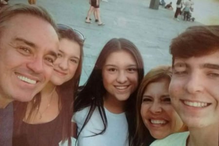 Rose Miriam Di Matteo publica última foto de Gugu Liberato ao lado dos filhos Sofia, Marina e João Augusto - Metrópoles