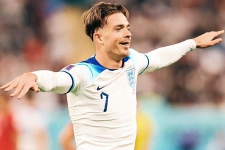 Jack Grealish comemora o sexto gol da Inglaterra contra o Irã na Copa do Mundo do Catar - Metrópoles