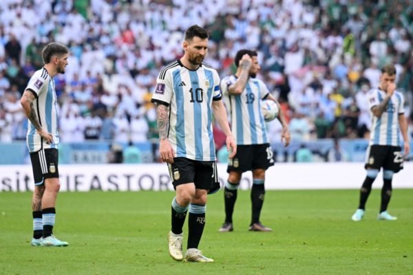 Lionel Messi, jogador da Argentina, em jogo da Copa do Mundo - Metrópoles