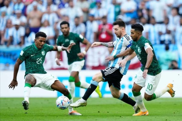 Invicta há 34 jogos, Argentina 'entusiasma' Messi antes da Copa