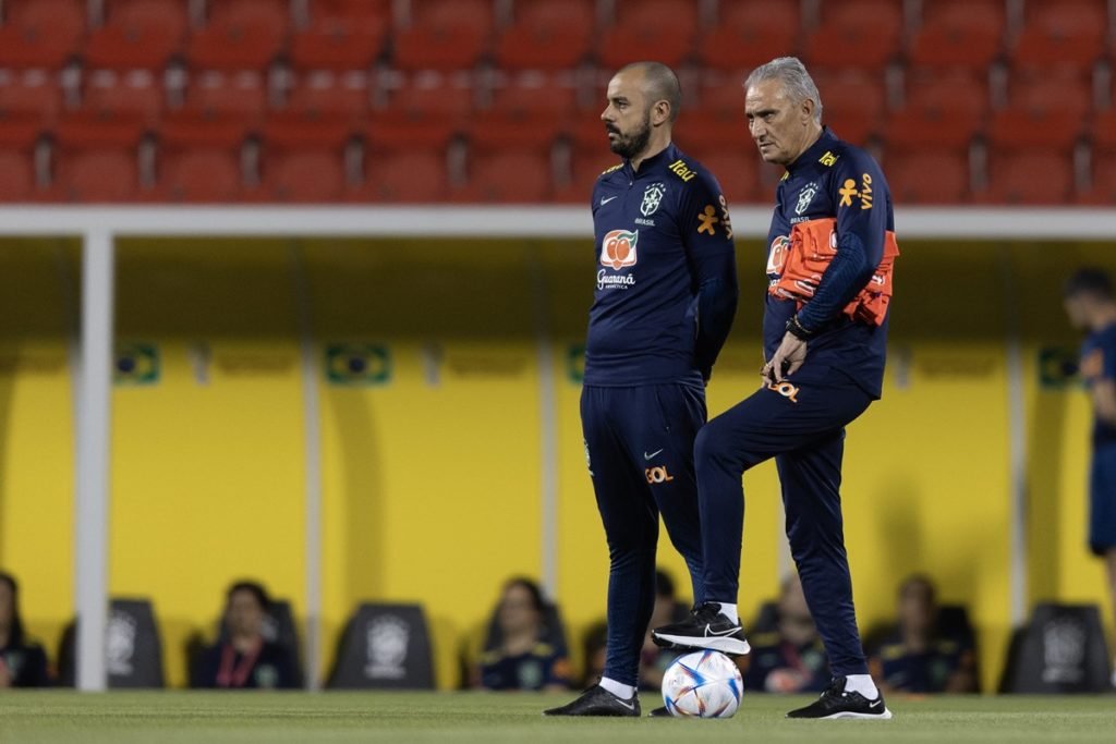 Tite em treino do Brasil
