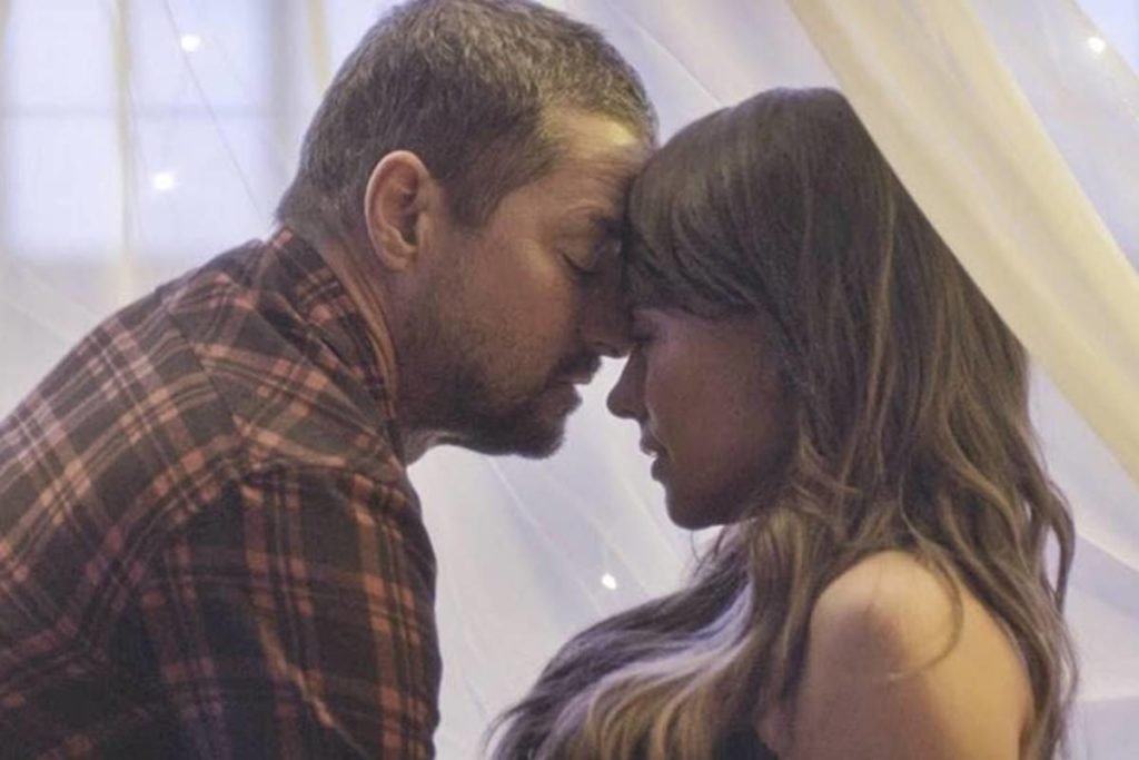 Foto colorida de Paolla Oliveira e Marcelo Serrado em Cara e Coragem - Metrópoles