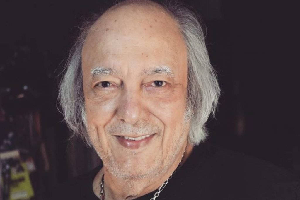 Erasmo Carlos sorrindo - metrópoles