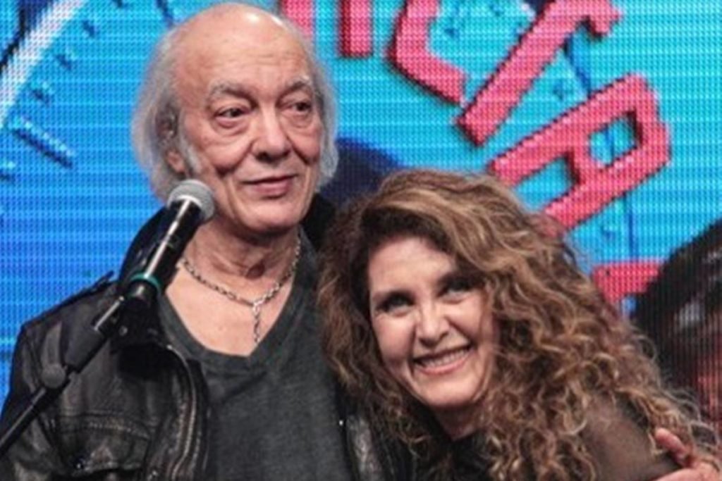 Wanderléa e Erasmo Carlos abraçados - metrópoles