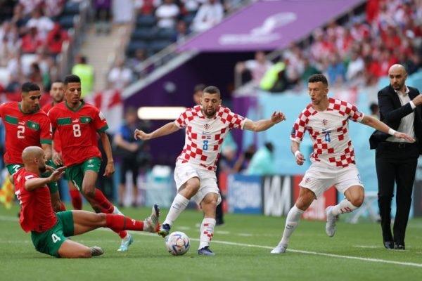 Marrocos e Croácia atuando pela Copa do Mundo - Metrópoles