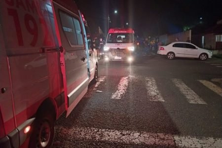 motorista atropela mãe e crianças