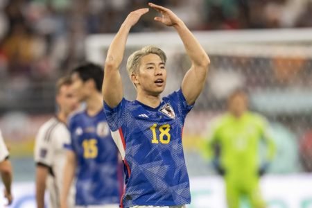 Takuma Asano comemora o gol da virada do Japão sobre a Alemanha na Copa do Mundo do Catar - Metrópoles