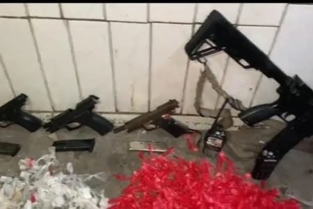 Operação policial deixa três mortos e apreende fuzil em Niterói