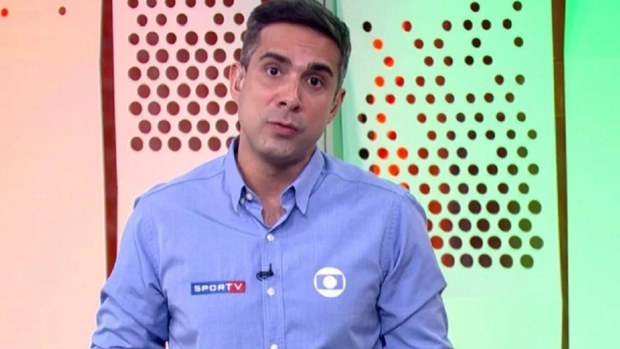 Gustavo Villani nos bastidores da Globo - Metrópoles