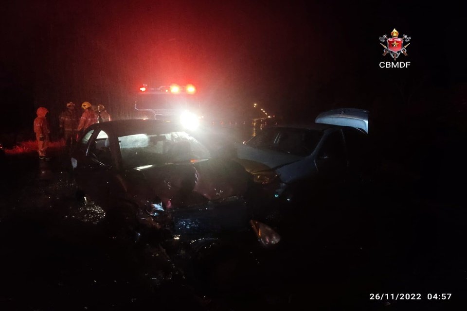 Acidente DF-128 colisão entre três carros