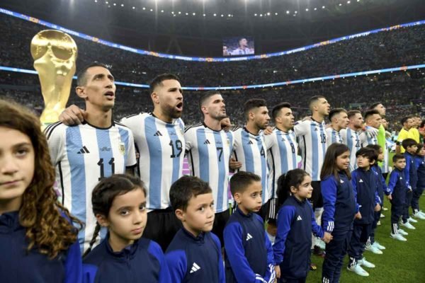 Time da Argentina durante a partida do Grupo C da Copa do Mundo da FIFA Qatar 2022 - Metrópoles