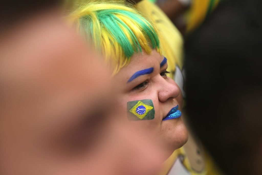 Hoje tem Brasil: torcida vai à loucura antes de jogo contra Camarões