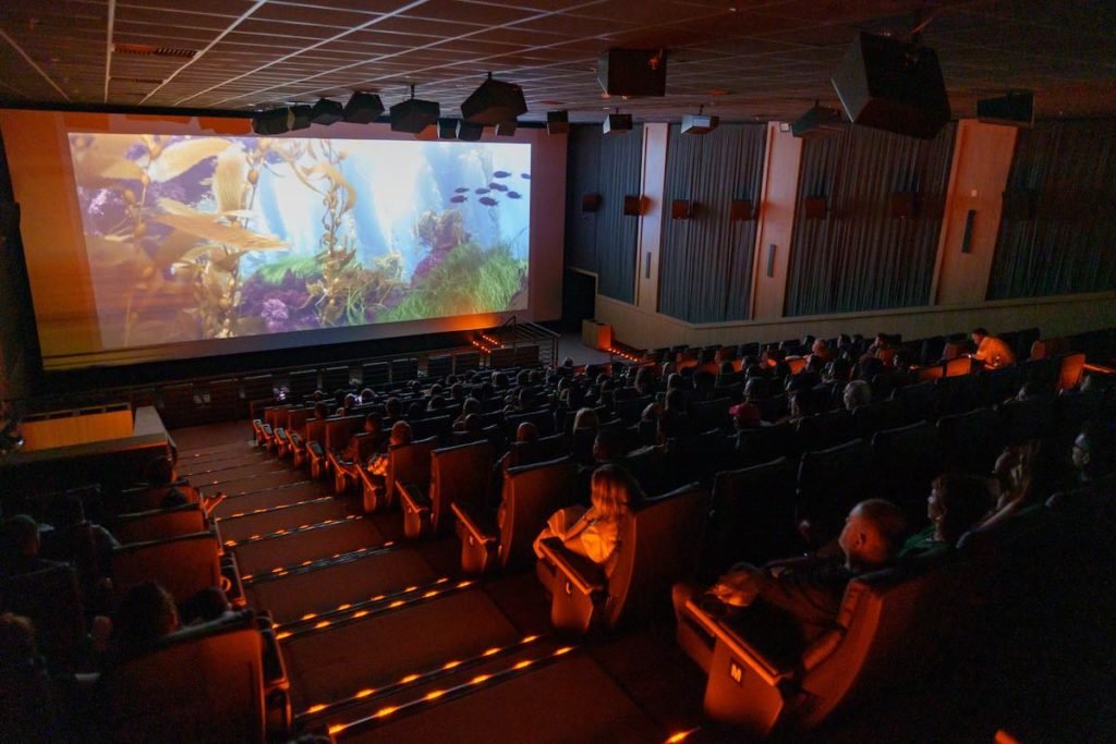 Com usina de geração de energia solar, o cinema sustentável já está funcionando na capital paulista