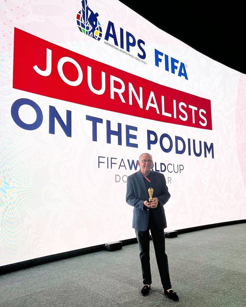 Galvão recebe prêmio da Fifa e da Associação Internacional de Imprensa Esportiva