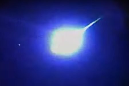 Observatório registra meteoro explodindo no céu do rio Grande do Sul | Metrópoles