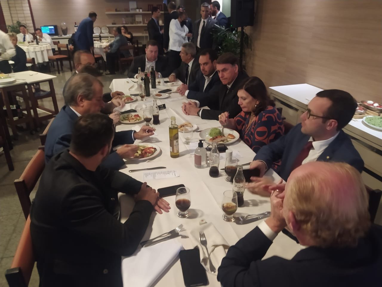 Presidente Jair Bolsonaro participou de jantar de confraternização do PL nesta terça-feira (29/11), em Brasília