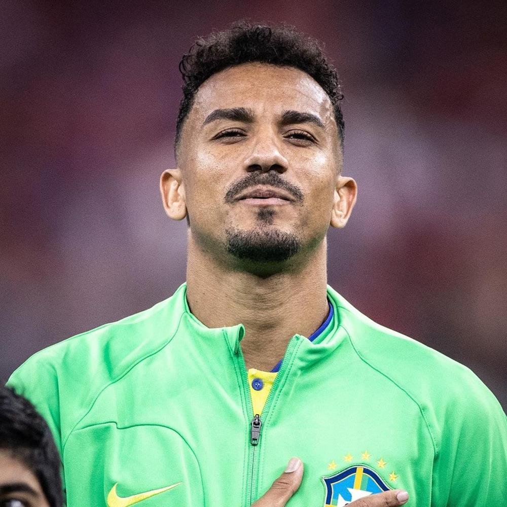 Danilo, da Seleção Brasileira, se recupera de uma lesão no tornozelo, sofrida na estreia da Copa do Mundo - Metrópoles