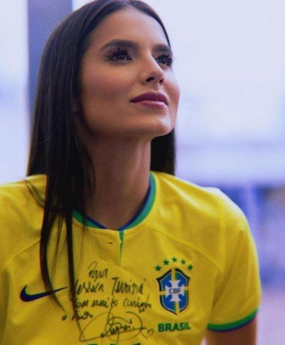 Foto colorida da modelo Jéssica Turini, novo affair de Neymar