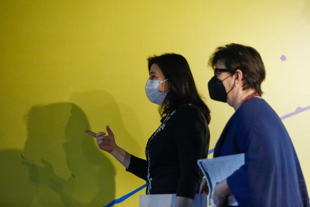 Simone Tebet e Tereza Campello usam mascara na chegada da coletiva no governo de transição eleições 2022 - Metrópoles