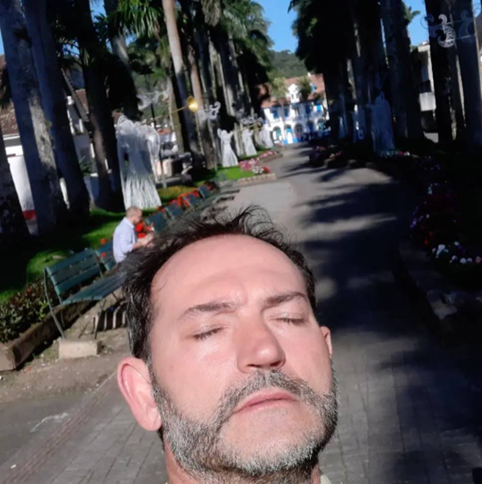 Homem de barba