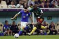 Gabriel Martinelli do Brasil, Vincent Aboubakar dos Camarões durante a partida do grupo G da Copa do Mundo da FIFA Qatar 2022 entre Camarões e Brasil no Lusail Stadium em 2 de dezembro de 2022 em Lusail City, Qatar. AP | Altura holandesa | MAURICE DE STONE