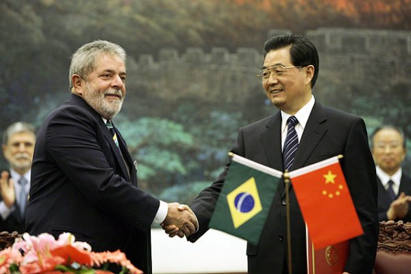 O desafio de Lula ao lidar com a China, empolgada com a vitória do PT