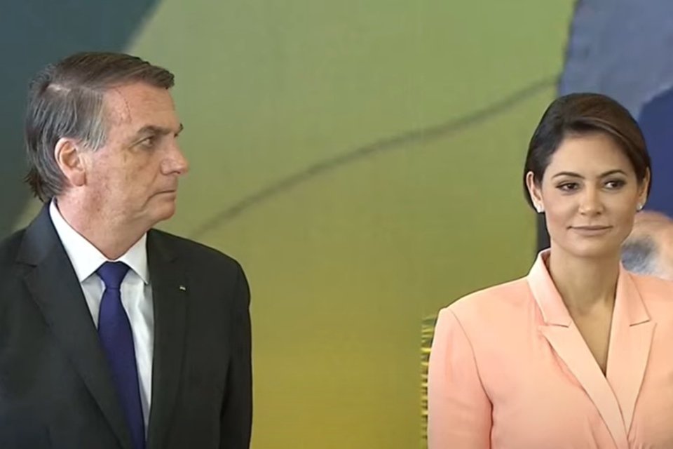 Imagem colorida mostra Presidente Jair Bolsonaro e primeira-dama Michelle Bolsonaro - Metrópoles