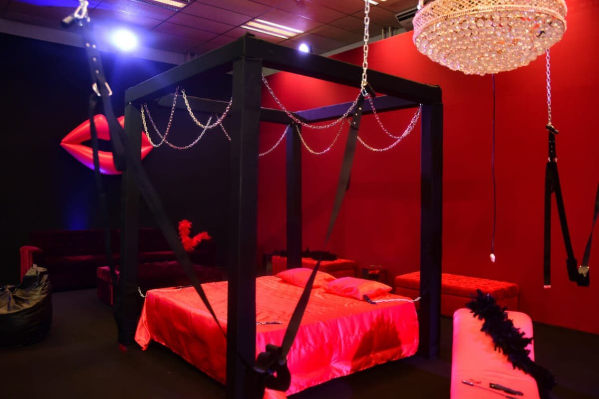 Saiba quem estreou o Dark Room na Farofa da Gkay Metrópoles