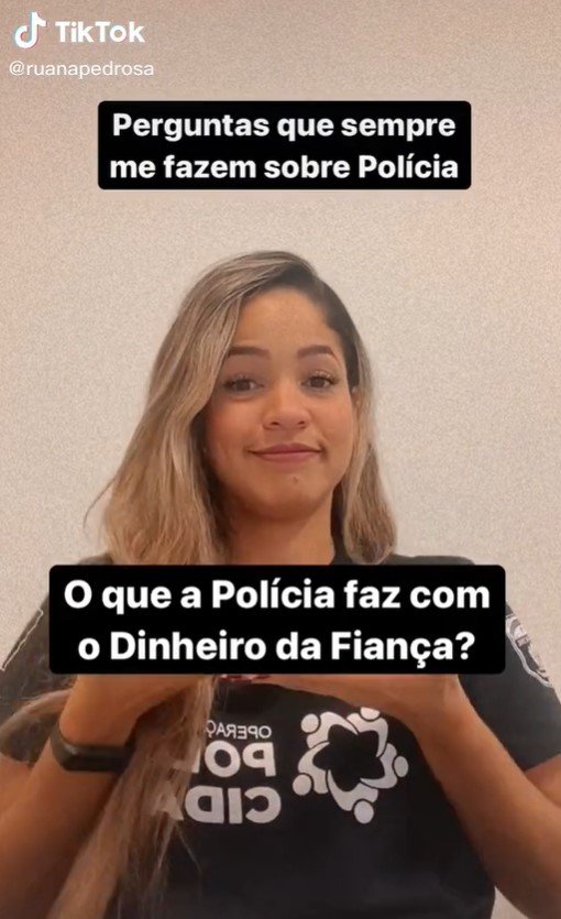 policial civil com farda e armas da corporação - metropoles