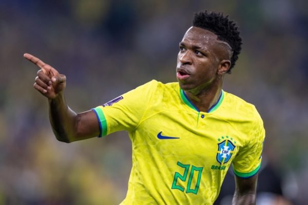 Vinicius Jr. comemora gol pela Seleção Brasileira - Metrópoles