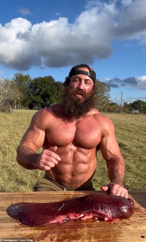 Na foto, Brian Johnson, o Re do Fígado, influencer, fisiculturista - Metrópoles
