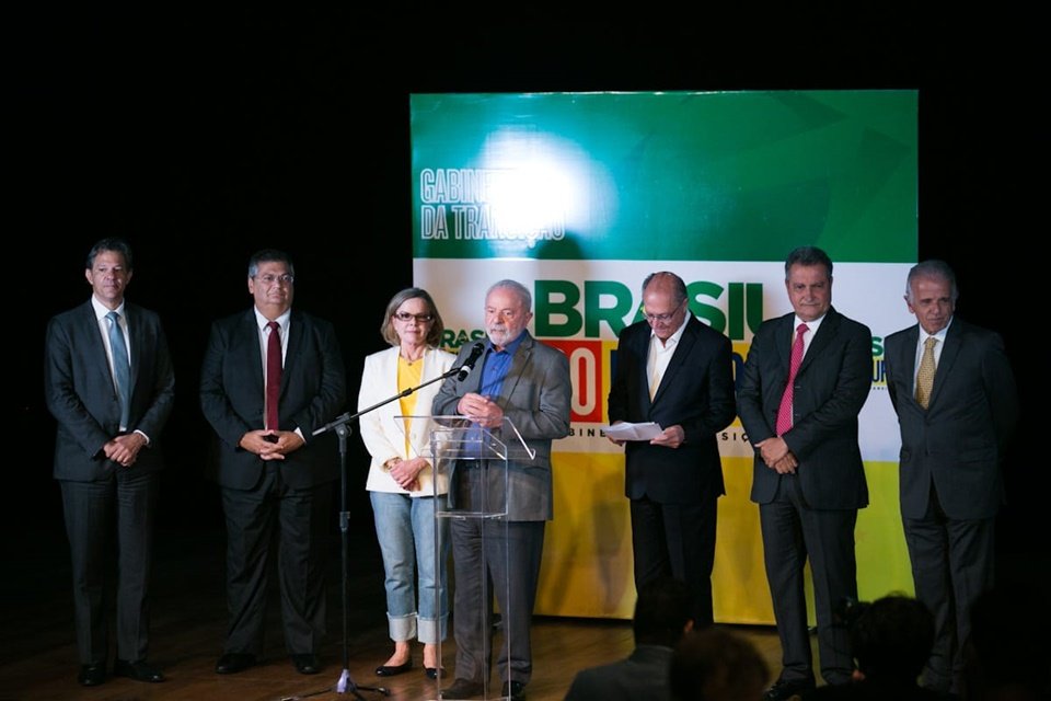 O presidente eleito Lula fala em coletiva de imprensa com membros da equipe de transição e apresenta alguns de seus ministros, no CCBB - Metrópoles