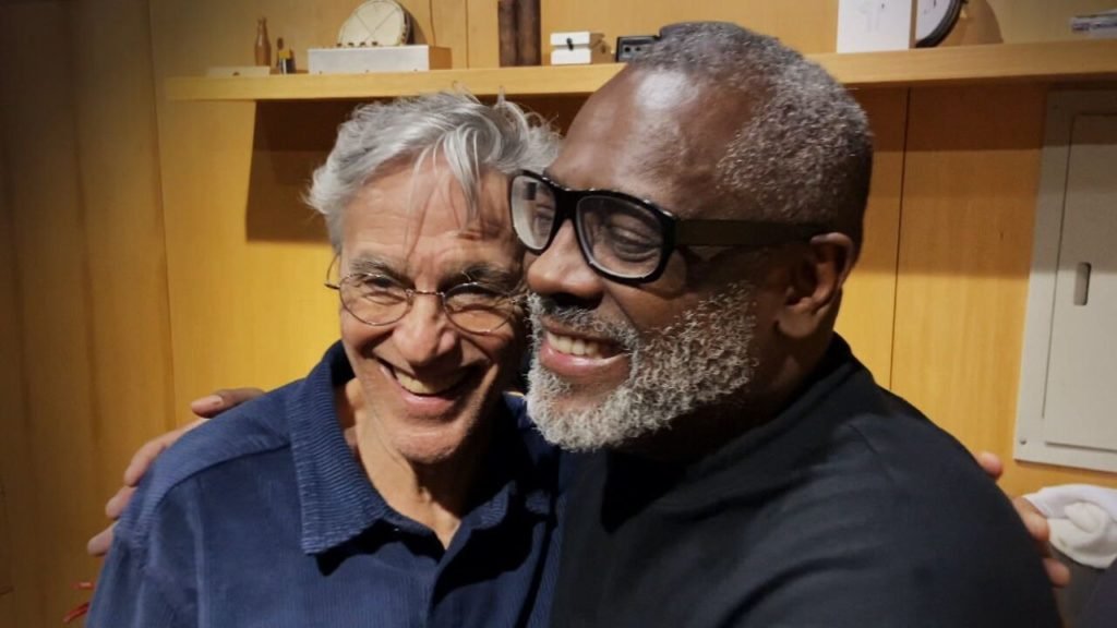 Kleber Lucas e Caetano Veloso no Fantástico