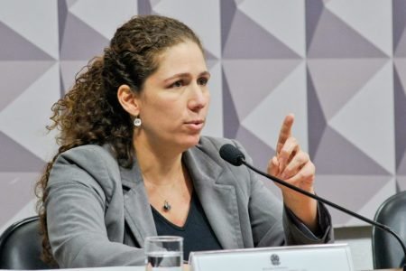Economista Esther Dweck é cotada para Ministério do Planejamento de Lula