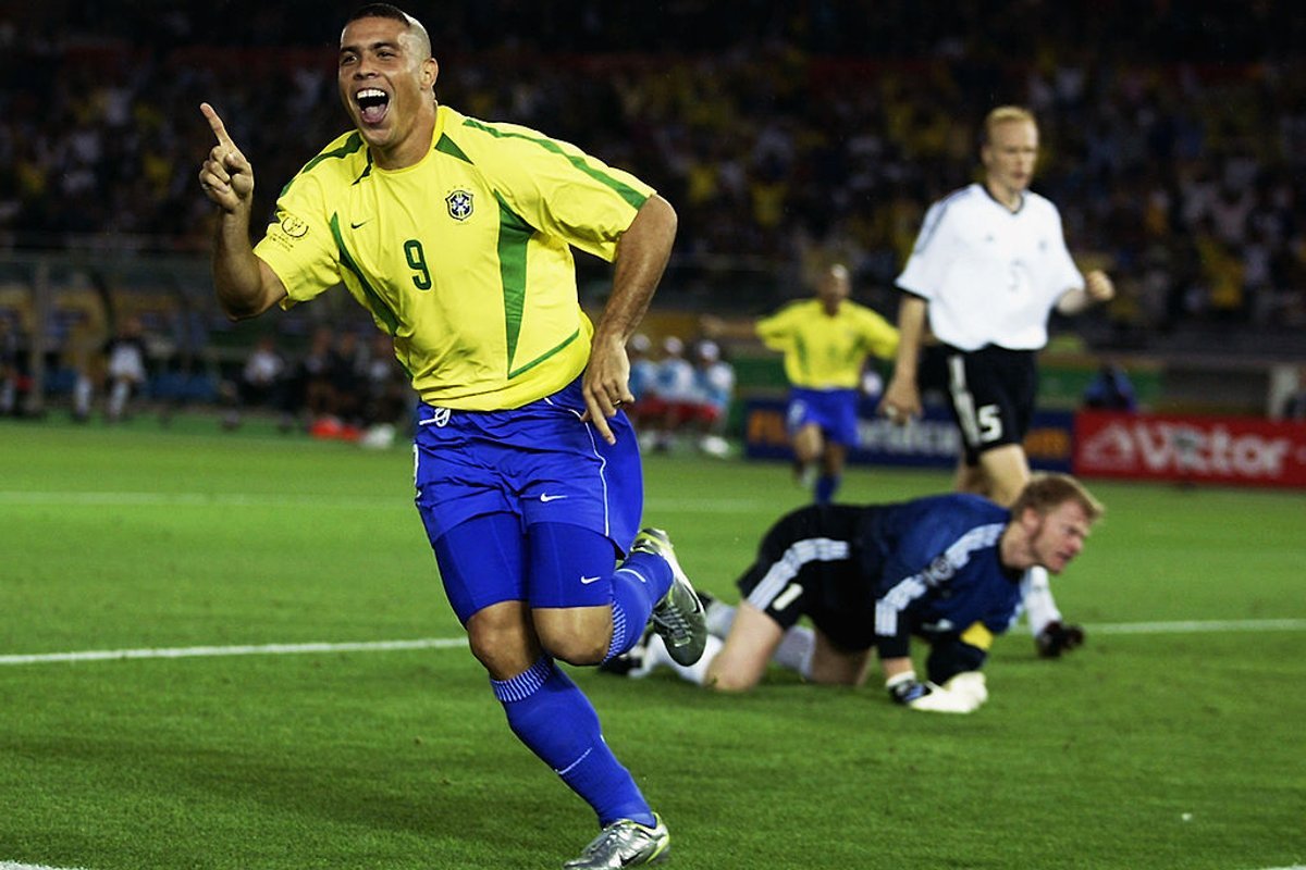 Última vitória do Brasil na Colômbia foi há 20 anos, com Fenômeno
