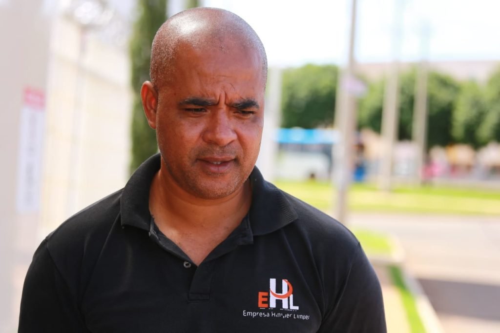 Denis Ferreira Lopes, 43, síndico do condomínio