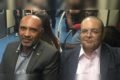 Ibaneis Rocha, governador do Distrito Federal (direita) e o deputado distrital Wellington Luiz, seu apoiado para a presidência da Câmara Distrital sentados lado a lado no Metrô - Metrópoles