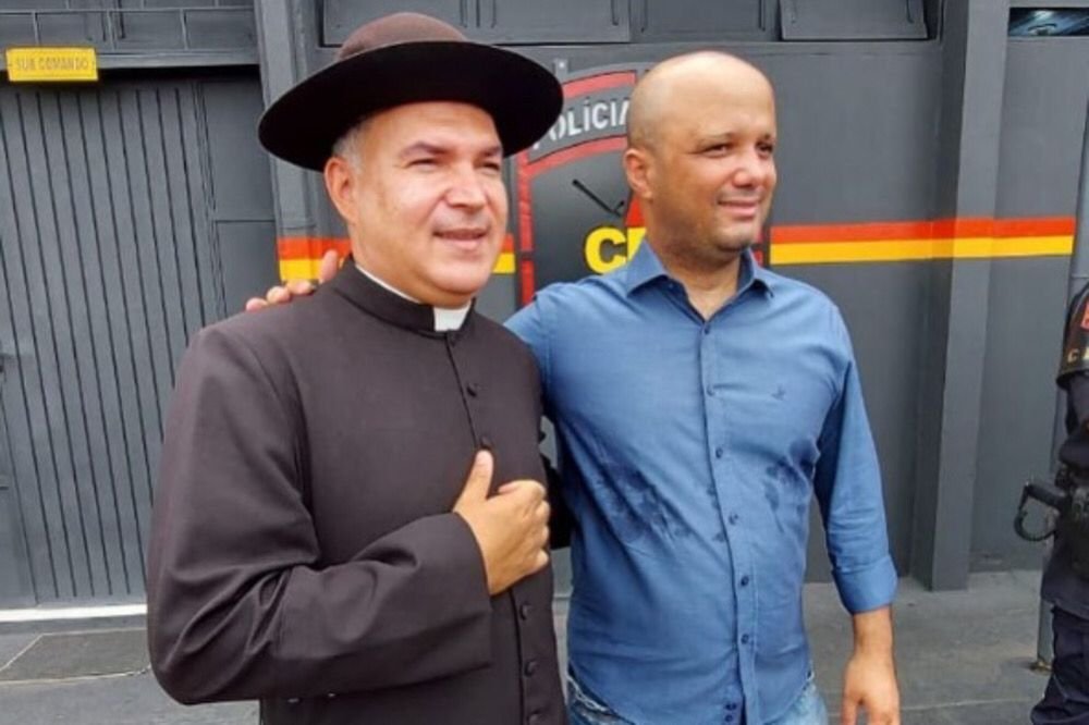 Padre Genésio e Major Vitor Hugo - Metrópoles