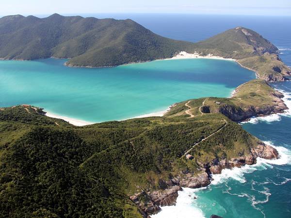 Praias e água azul