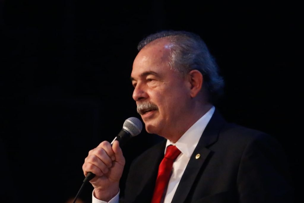 Presidente eleito Lula da Silva participa de reunião aberta, no auditório do CCBB, para receber os relatórios elaborados pela equipe de transição. Na imagem, o recém anunciado presidente do BNDES, Aloizio Mercadante - Metrópoles