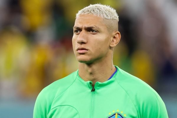 Richarlison mostra nova tatuagem com rosto de Neymar, Ronaldo e