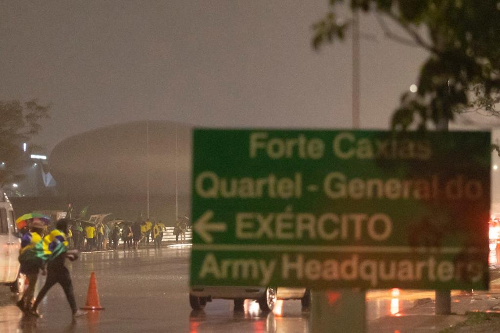 Exército tira página do ar após reportagem sobre proteção a bolsonaristas