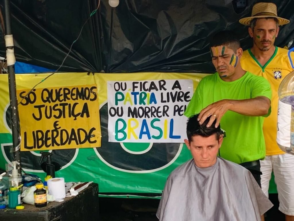 manifestação bolsonarista no QG do Exército em Brasília na data 18-12-2022 - Metrópoles